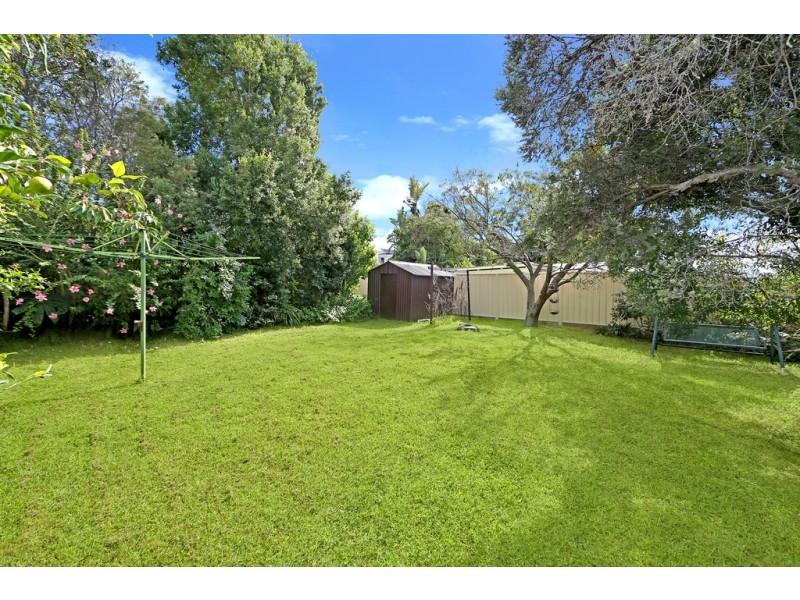 16 Delia Avenue, Budgewoi NSW 2262