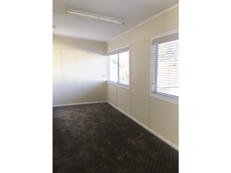 52 Natuna Avenue, Budgewoi NSW 2262
