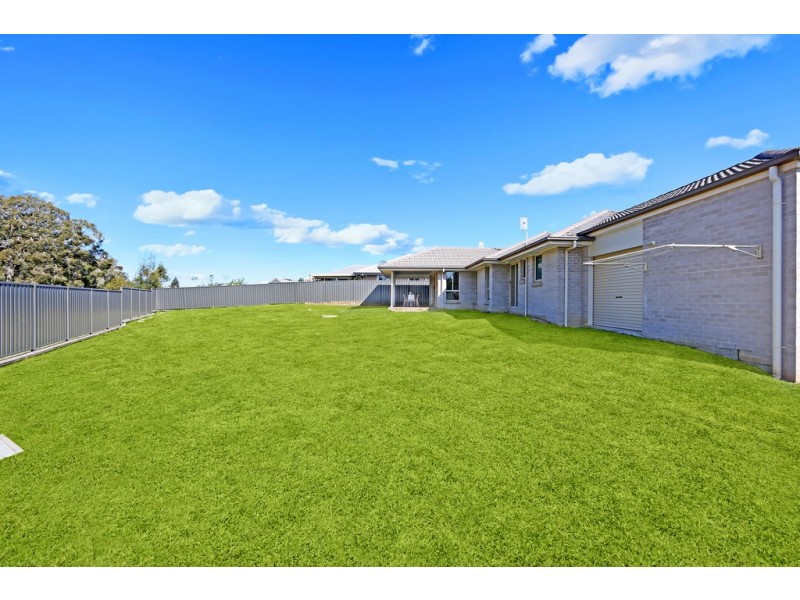 9 Florin Place, Wadalba NSW 2259