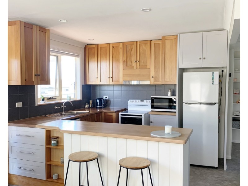 6 Shropshire Street, Gorokan NSW 2263