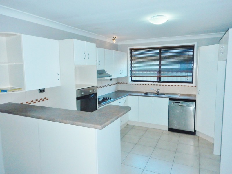 18 Suncrest Parade, Gorokan NSW 2263