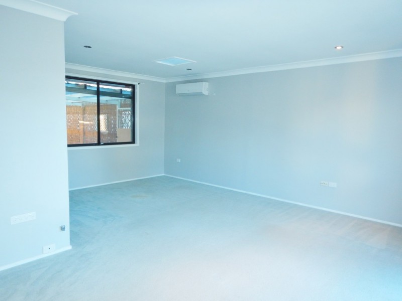 18 Suncrest Parade, Gorokan NSW 2263