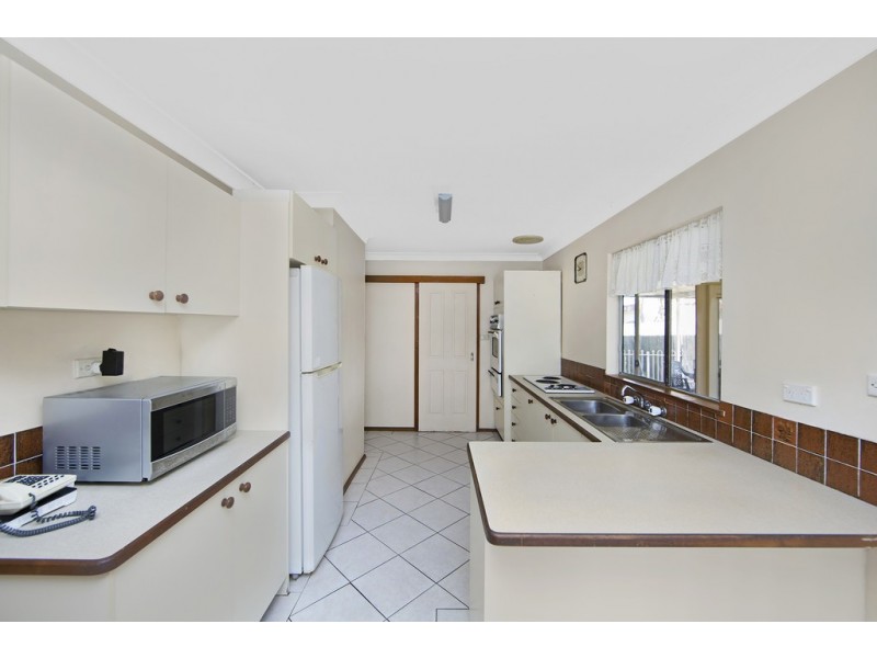 6 Hobson Avenue, Charmhaven NSW 2263