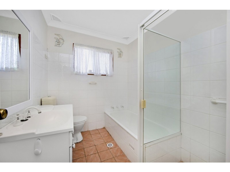 6 Hobson Avenue, Charmhaven NSW 2263