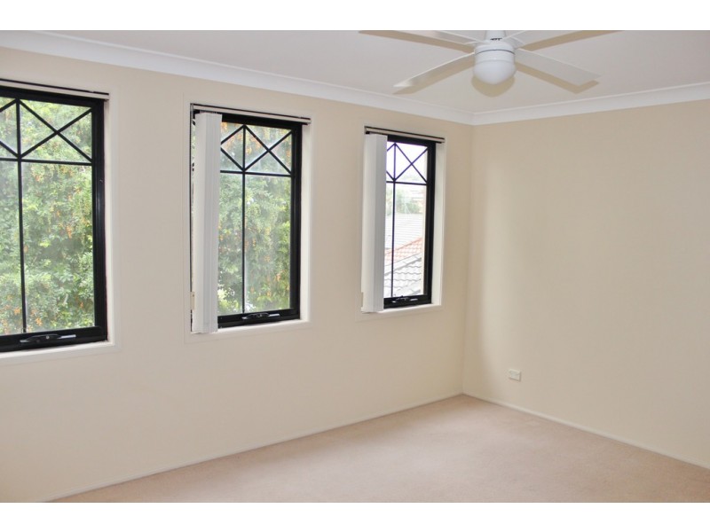 4 Miller Crescent, Blue Haven NSW 2262