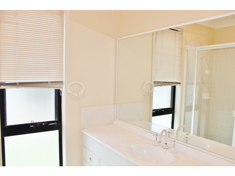 4 Miller Crescent, Blue Haven NSW 2262