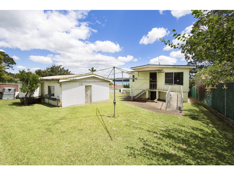 18 Kenilworth Street, Mannering Park NSW 2259