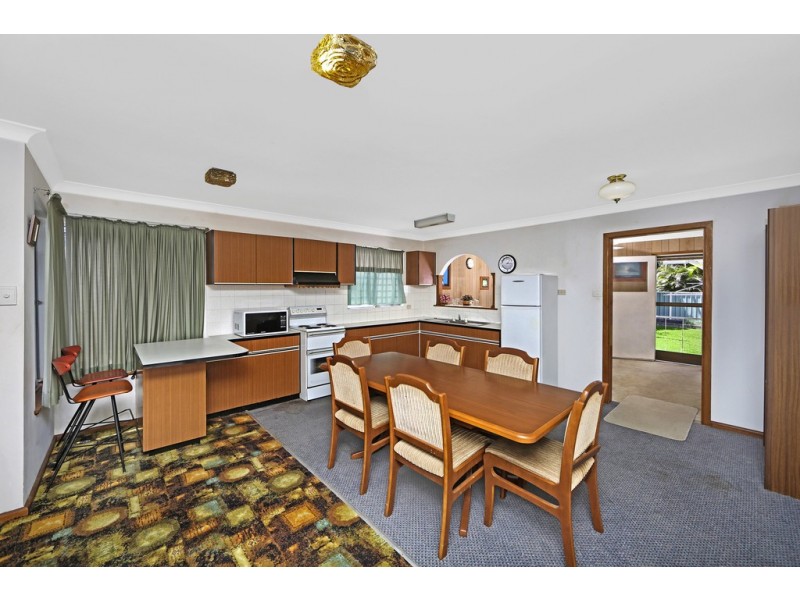 18 Kenilworth Street, Mannering Park NSW 2259