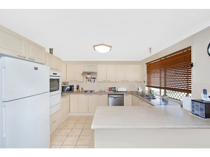 6 Tirriki Close, Buff Point NSW 2262