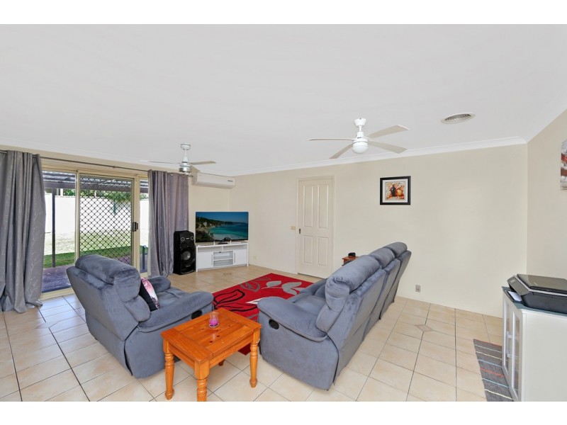 6 Tirriki Close, Buff Point NSW 2262