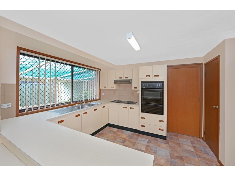 6 Casurina Close, Lake Haven NSW 2263