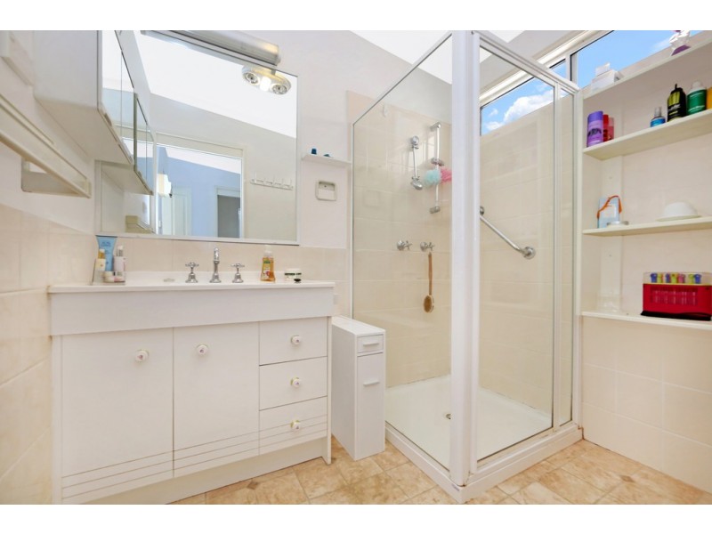 86/25 Mulloway Road, Chain Valley Bay NSW 2259