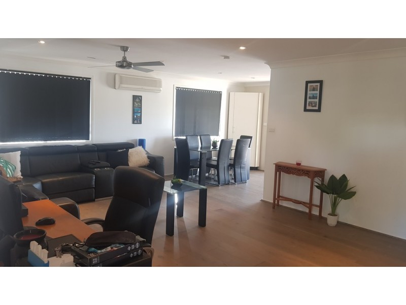 62 Campbell Parade, Mannering Park NSW 2259