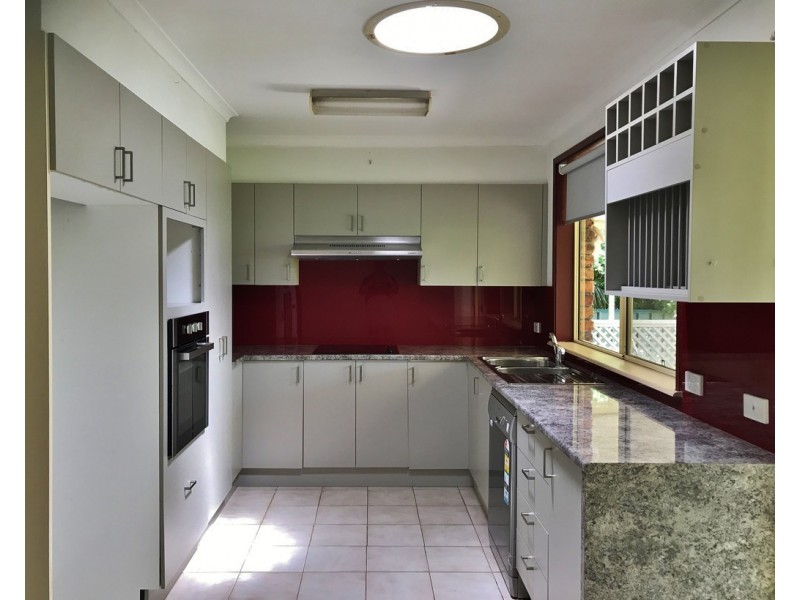 52 Woodlawn Drive, Budgewoi NSW 2262