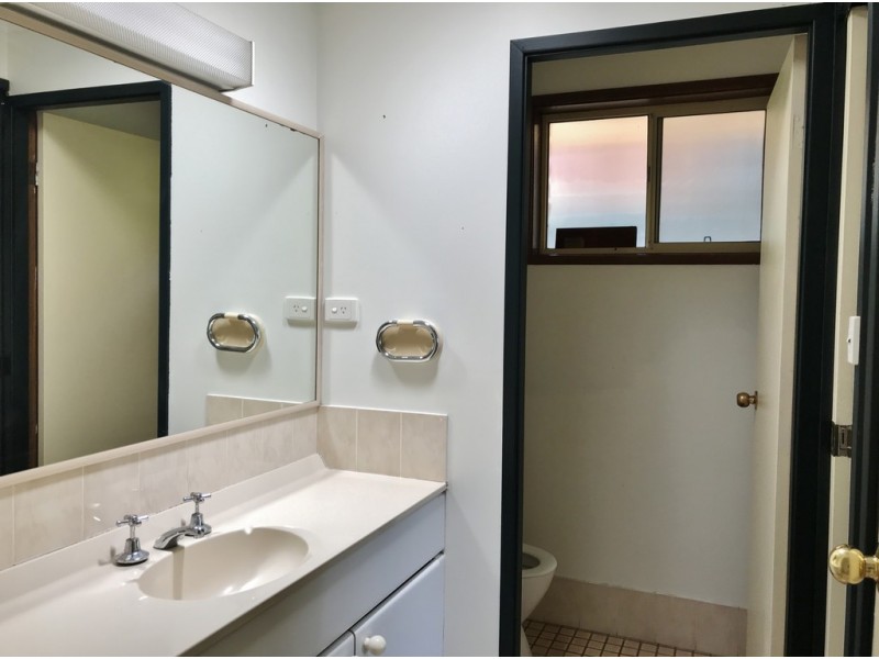 52 Woodlawn Drive, Budgewoi NSW 2262