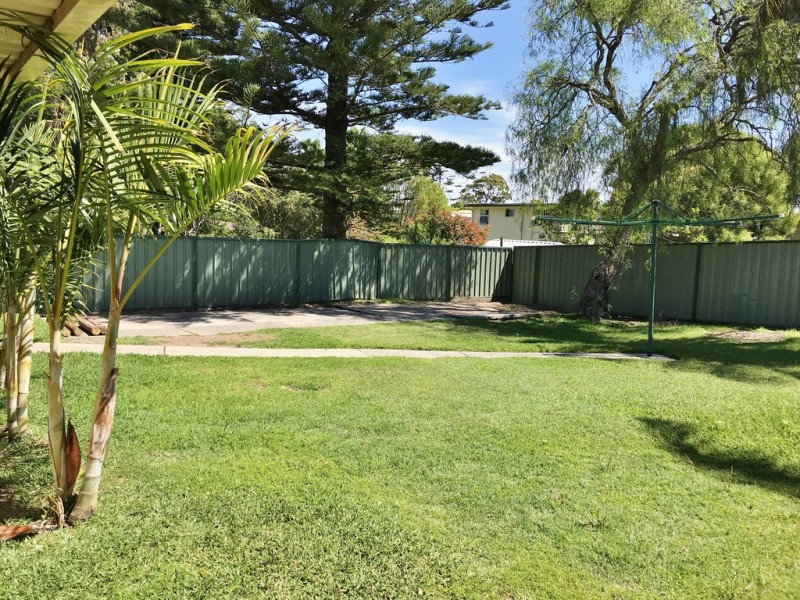 52 Woodlawn Drive, Budgewoi NSW 2262