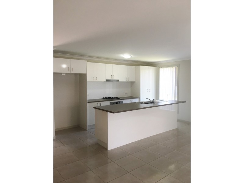 220 Johns Road, Wadalba NSW 2259