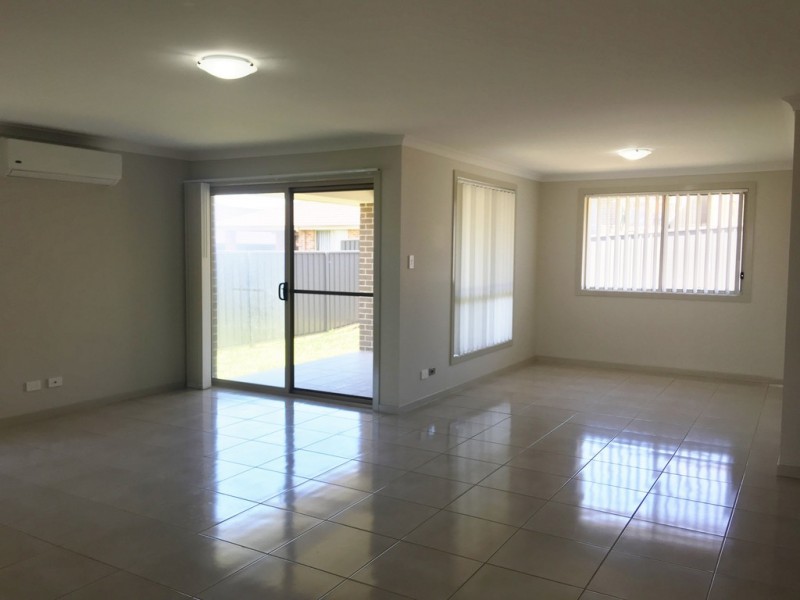 220 Johns Road, Wadalba NSW 2259