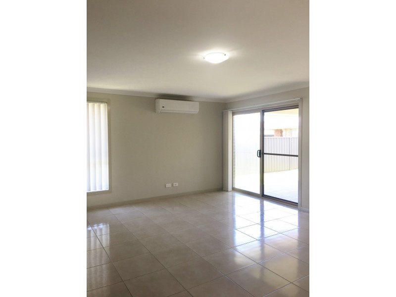 220 Johns Road, Wadalba NSW 2259
