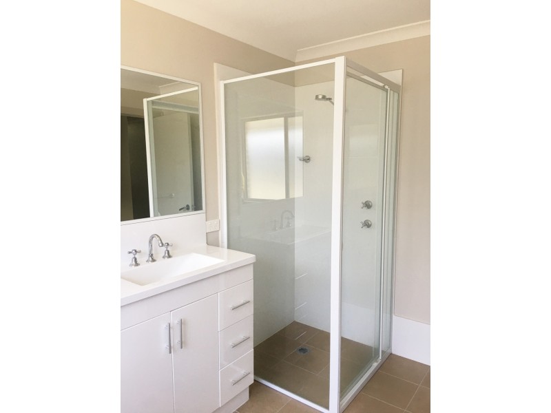 220 Johns Road, Wadalba NSW 2259