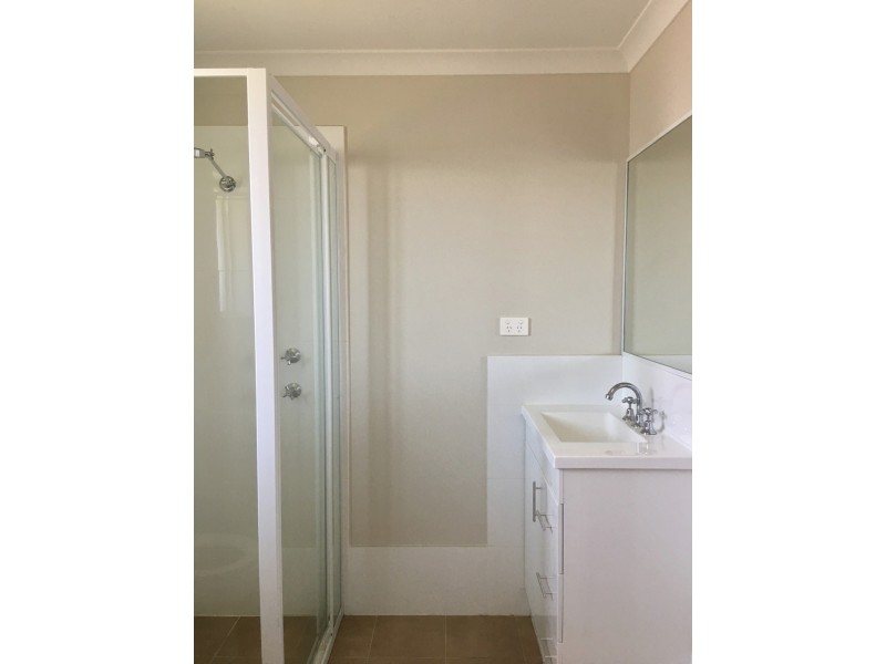 220 Johns Road, Wadalba NSW 2259