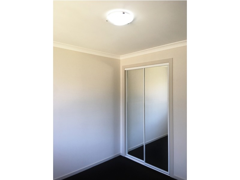 220 Johns Road, Wadalba NSW 2259