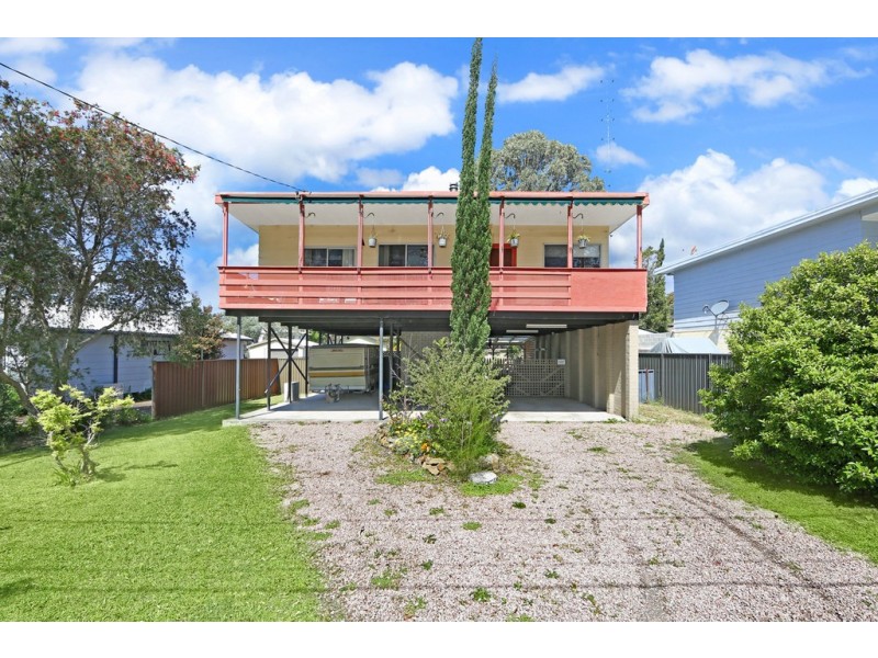 144 Cams Boulevard, Summerland Point NSW 2259