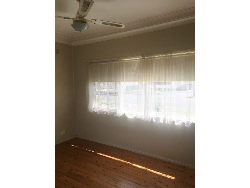 21 Kevin Street, Mannering Park NSW 2259