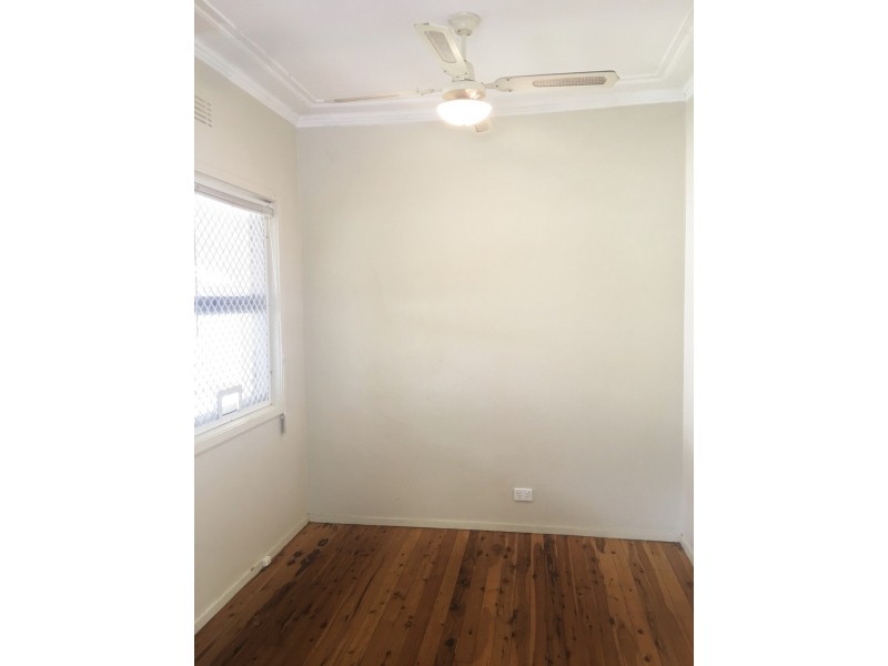 21 Kevin Street, Mannering Park NSW 2259