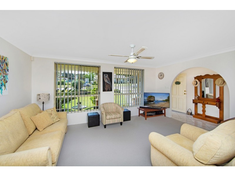 8 Bruce Road, Buff Point NSW 2262
