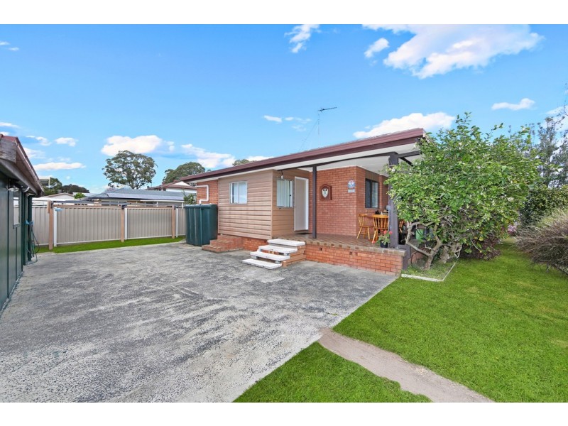 28 Vales Road, Mannering Park NSW 2259