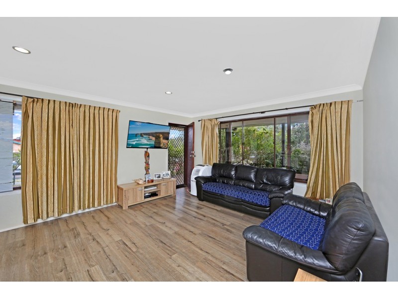 28 Vales Road, Mannering Park NSW 2259