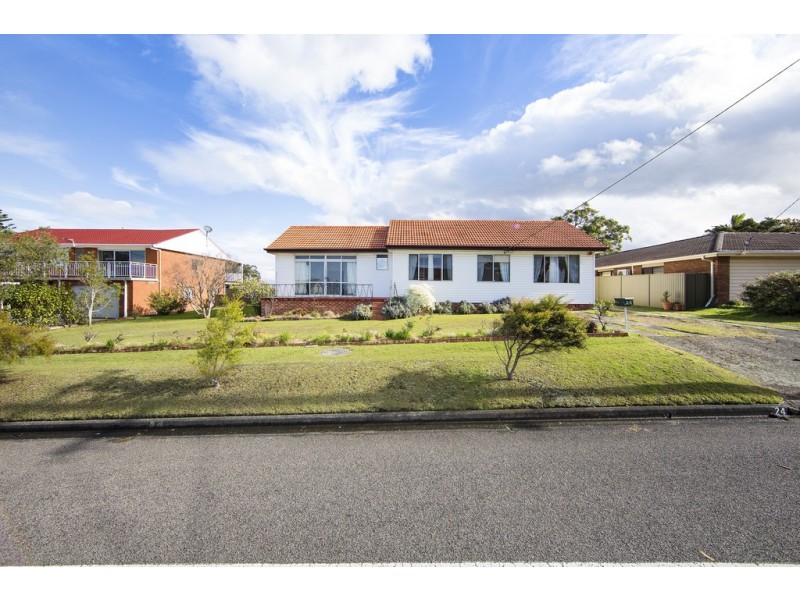 22-24 Woolana Avenue, Budgewoi NSW 2262