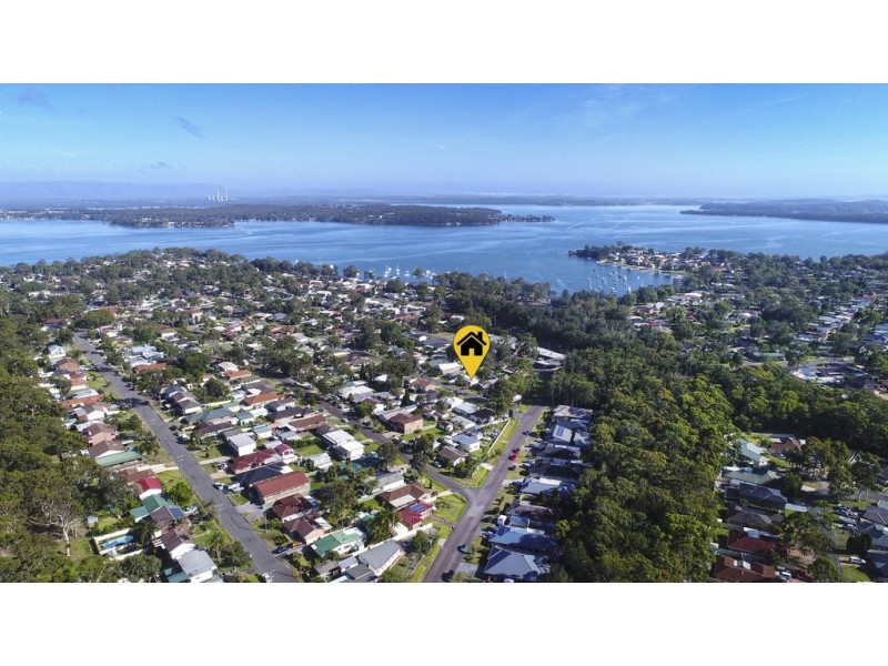 66 Warrina Avenue, Summerland Point NSW 2259