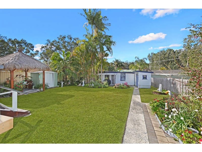 66 Warrina Avenue, Summerland Point NSW 2259