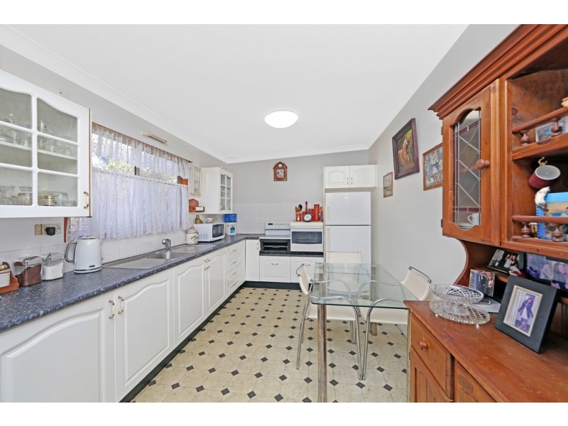 66 Warrina Avenue, Summerland Point NSW 2259