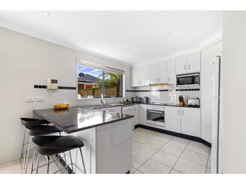 2/27 Benelong Street, The Entrance NSW 2261