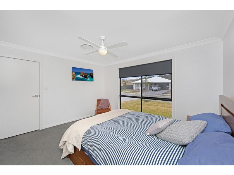 27 Rosemeadow Drive, Gwandalan NSW 2259
