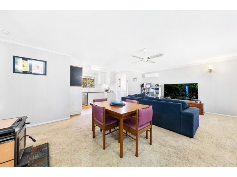 8 Murrumbong Road, Summerland Point NSW 2259