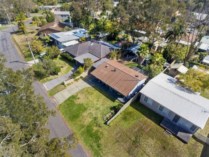 8 Murrumbong Road, Summerland Point NSW 2259