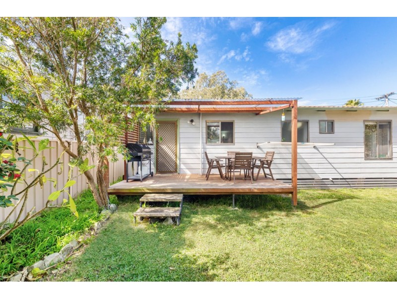 8 Murrumbong Road, Summerland Point NSW 2259