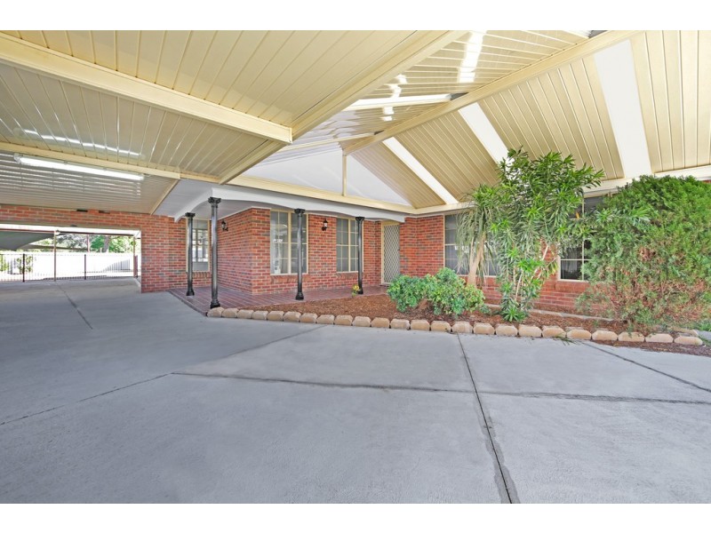 5 Mahni Close, Budgewoi NSW 2262