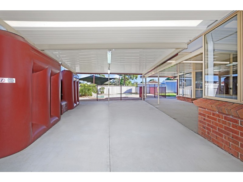 5 Mahni Close, Budgewoi NSW 2262
