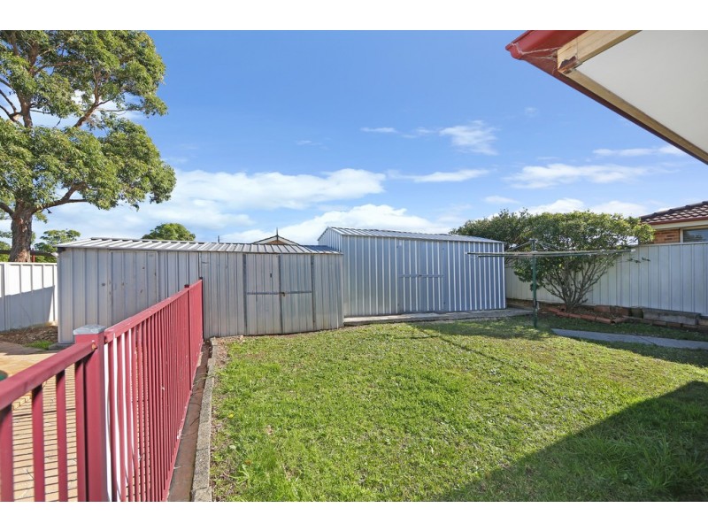 5 Mahni Close, Budgewoi NSW 2262