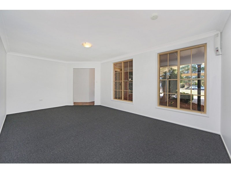 5 Mahni Close, Budgewoi NSW 2262