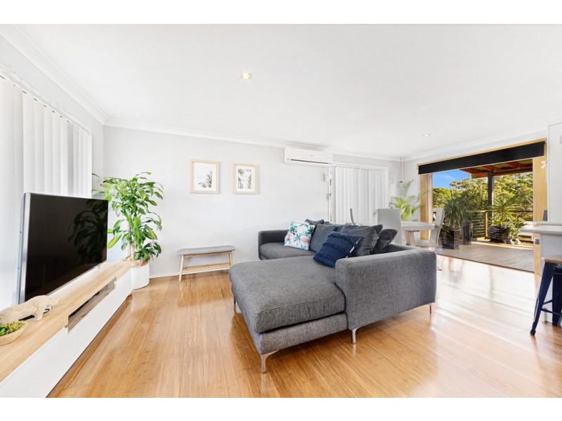 16 Adeline Avenue, Lake Munmorah NSW 2259