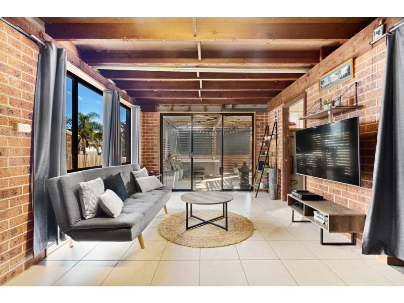 16 Adeline Avenue, Lake Munmorah NSW 2259