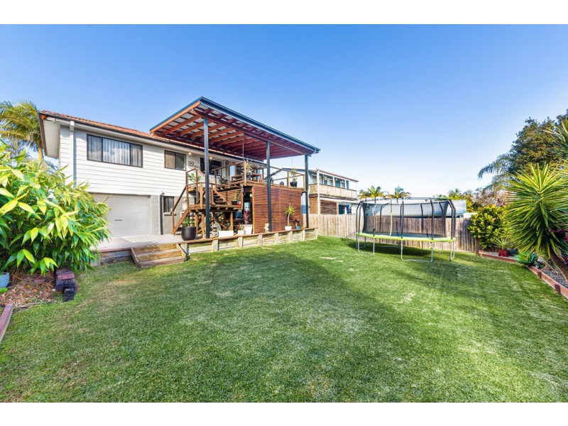 16 Adeline Avenue, Lake Munmorah NSW 2259