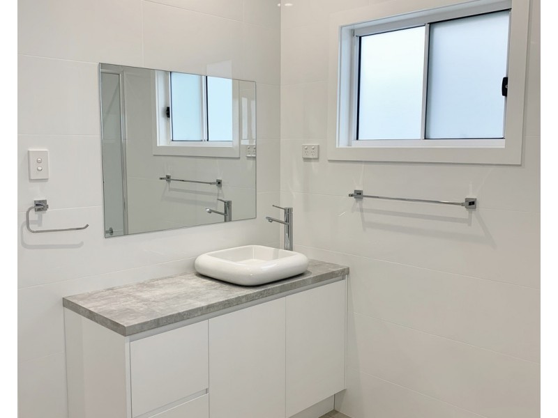 101 Elizabeth Bay Drive, Lake Munmorah NSW 2259