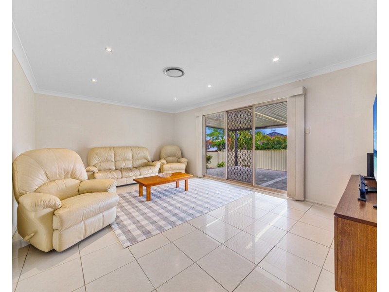 9 Crestleigh Close, Woongarrah NSW 2259